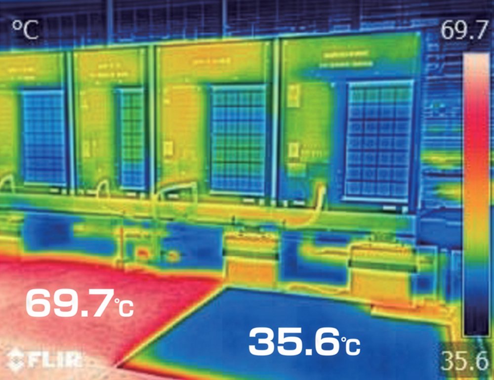 ภาพถ่ายความร้อนแสดงอุณหภูมิ 69.7°C บริเวณที่ไม่ได้ทา และ 35.6°C บริเวณที่ทาแล้ว